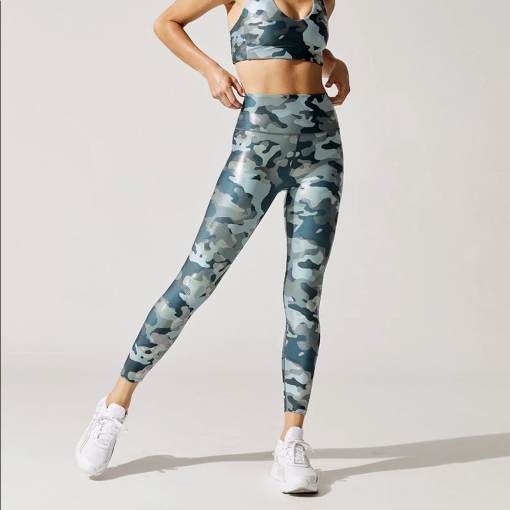 NWT Carbon38 Metallic Camo 7/8 Legging - S